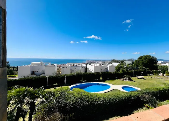 Alanzana Vista Al Mar Y Piscina Reserva Del Higueron Benalmadena Malaga