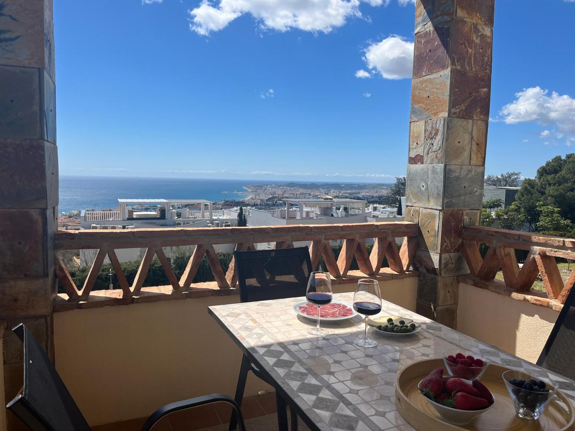 Alanzana Vista Al Mar Y Piscina Reserva Del Higueron Malaga Apartment Benalmadena